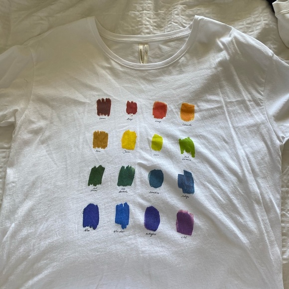 Rainbow color t-shirt - Picture 2 of 3